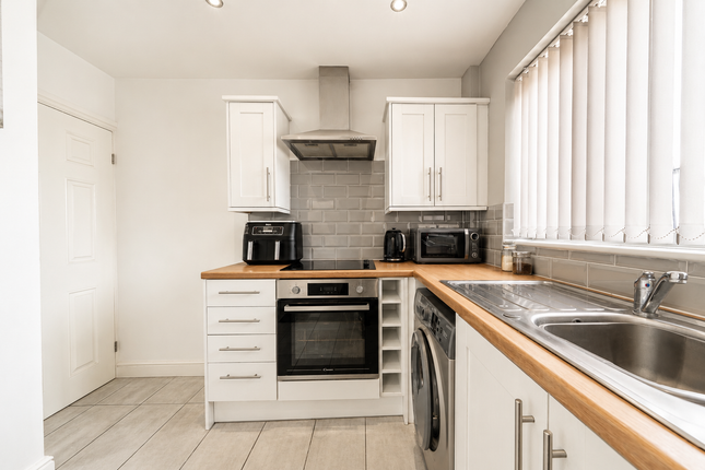 9 Parklands Avenue, Leicester photo 4