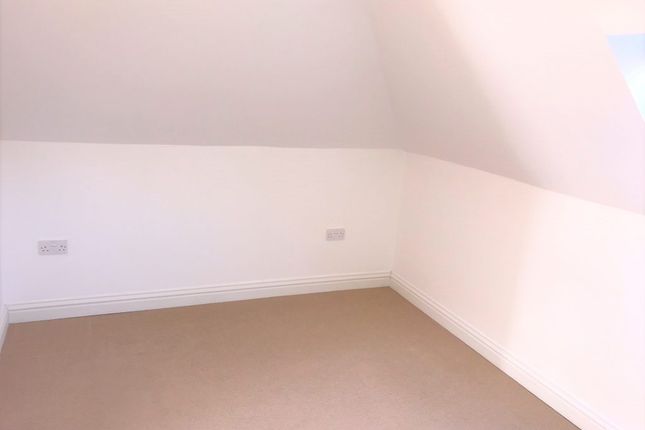 8 South Street, Lymington photo 5
