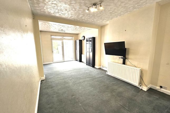 15, Beulah Close, Edgware photo 4