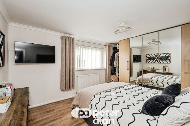 9, Hornbeam Close, Neath photo 4
