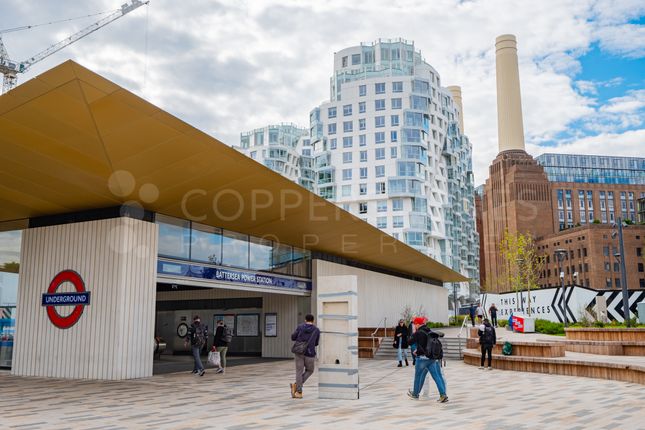 Flat for sale in Switch House East, Circus Road East, Battersea, London