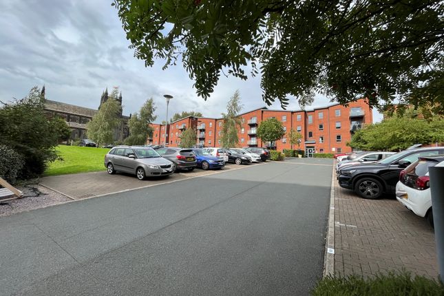 Flat to rent in Bouverie Court, Leeds