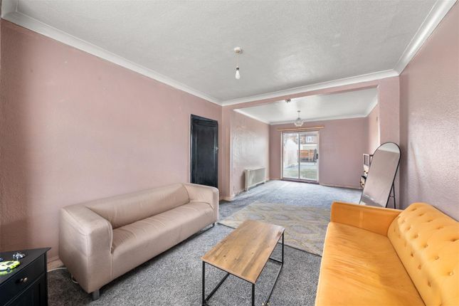 106, Crofts Road, Harrow photo 4