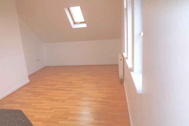 872D, London Road, Leigh-on-Sea photo 3