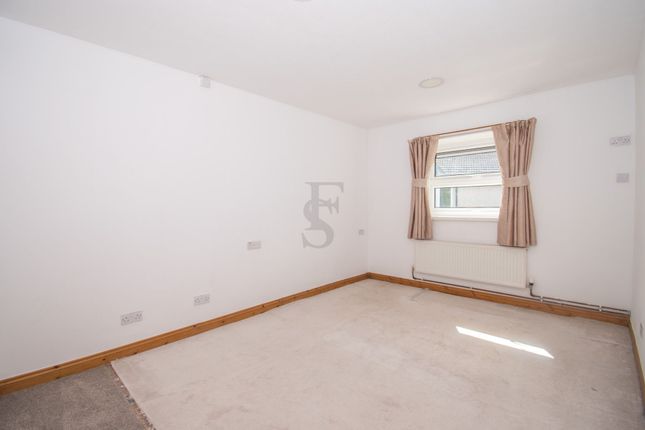26 Portmore Close, Leicester photo 4