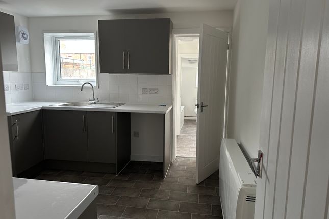 4, Daventry Terrace, Gloucester photo 5