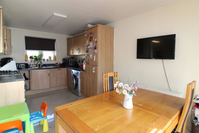 1, Ashmount Crescent, Slough photo 3