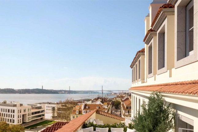 Town house for sale in 4 Bedroom+1 Duplex Townhouse, South Chiado, Lisbon