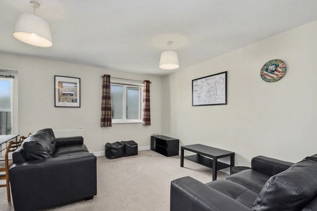 9, Station Square, Pudsey photo 2
