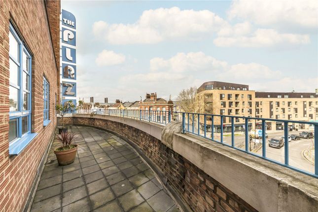 Thumbnail Flat for sale in Vanbrugh Hill, Greenwich