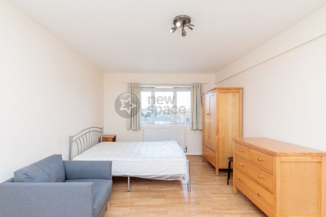 Thumbnail Flat to rent in Commercial Road, Whitechapel