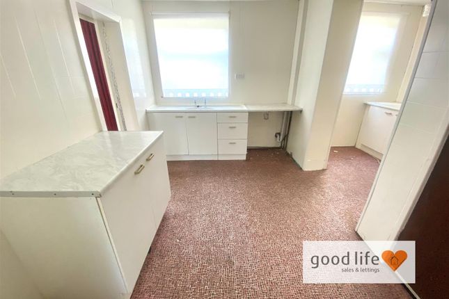 2, Larch Avenue, Whitburn photo 5