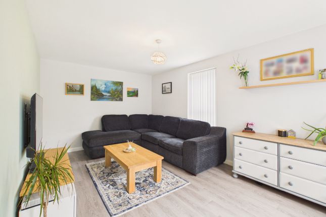 27 Reckitt Crescent, Hull, East Riding of Yorkshire photo 3