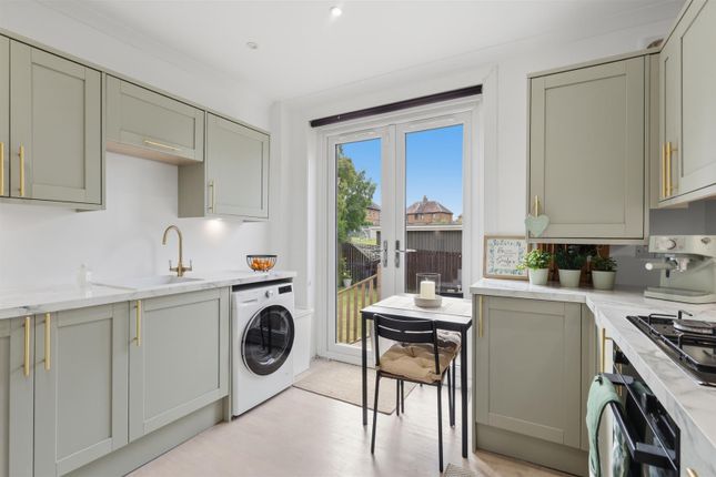 10, Skye Crescent, Gourock photo 4
