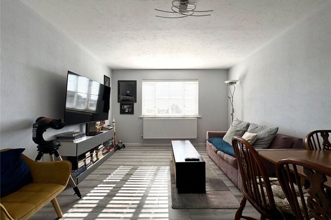 43, Swiftsure Road, Grays photo 3