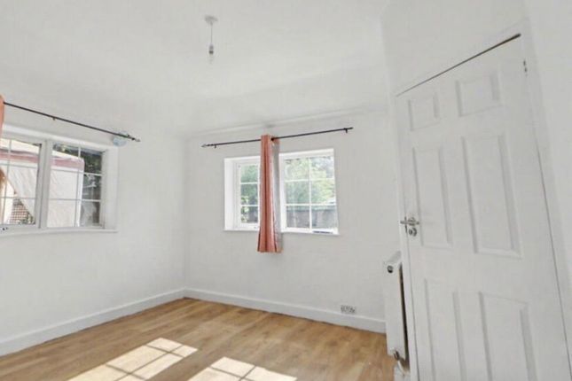 112, Emma Road, West Ham photo 4