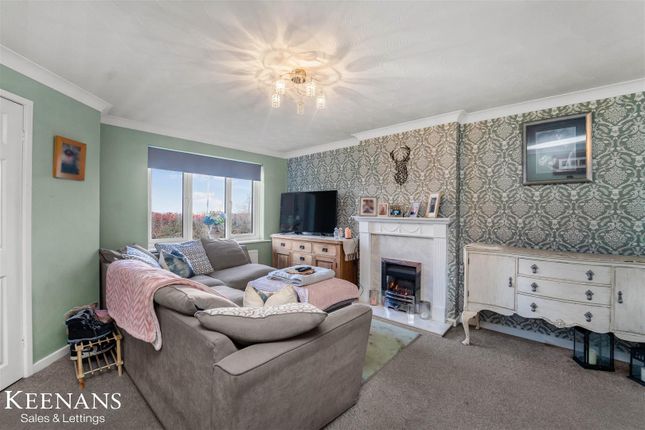 4, Squirrels Close, Accrington photo 2