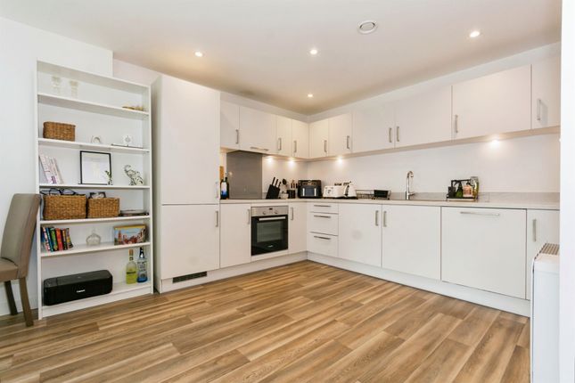 2-bed flat on 33, Roosevelt Apartments, 1, Lexington Gardens, Birmingham, £260,000