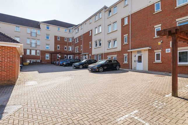 Thumbnail Flat for sale in Queripel Close, Tunbridge Wells, Kent