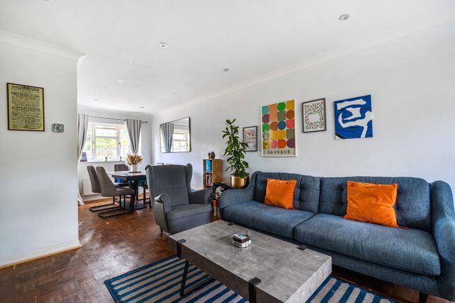 24, Regency Drive, West Byfleet photo 2