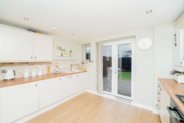 Terraced house for sale in 51 Chiltern View Road, Uxbridge