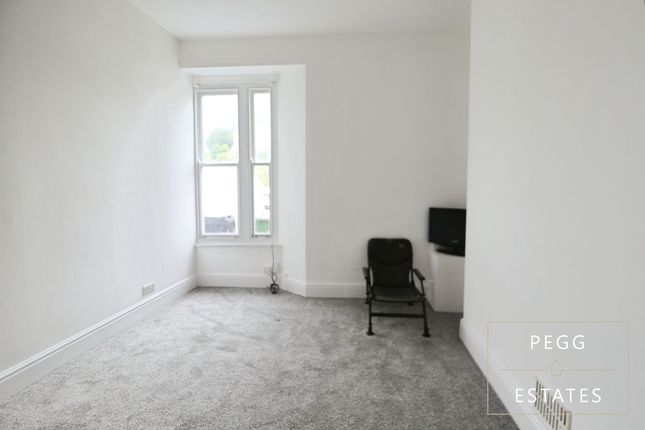 Flat 1, 31 Rock Road, Torquay photo 2