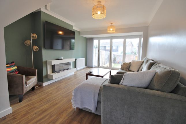 3, Prinsted Walk, Fareham photo 2