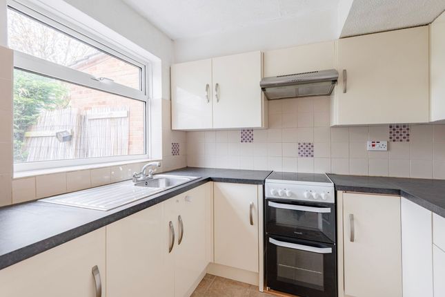 30 Spruce Avenue, Great Yarmouth photo 4