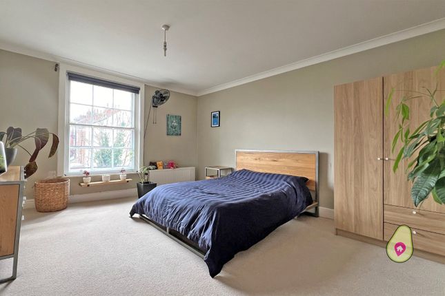 Flat for sale in Castle Hill, Reading