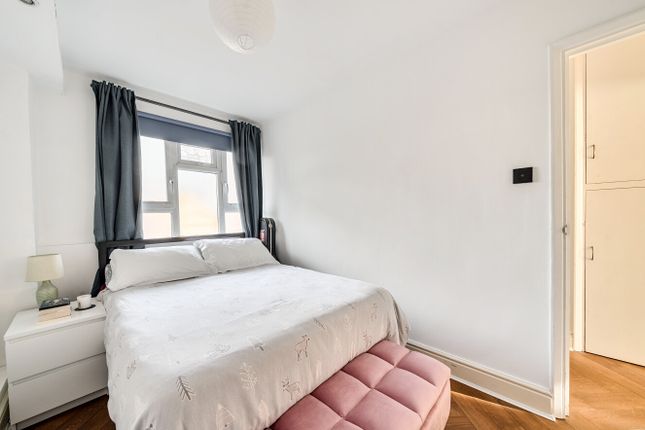 452, Sulivan Court, London photo 2
