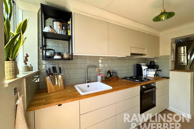 2-bed house on 39, Hurst Lane, East Molesey, £2,230/mo