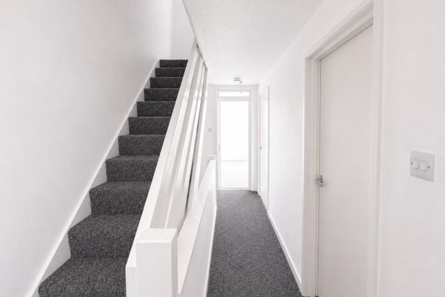 44, Parkway, Erith photo 2