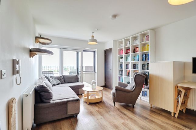 Flat Flat 141, 27, Victoria Avenue, Southend-on-sea photo 2
