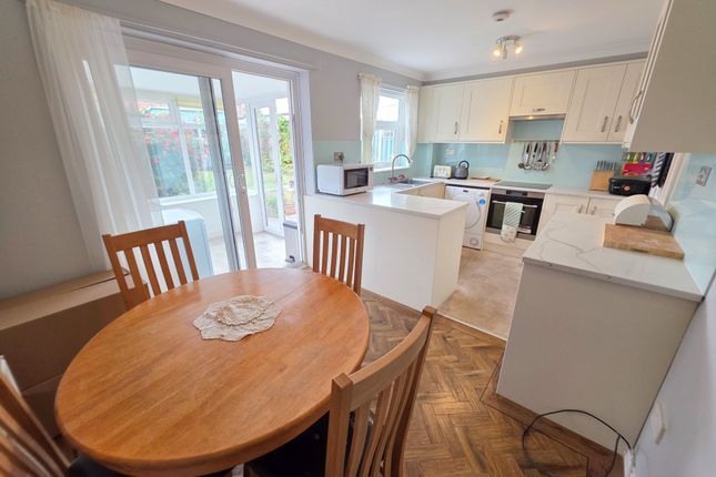 19 Whitcomb Drive, Doncaster photo 3