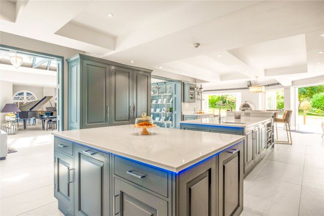 Kitchen/Breakfast Rm