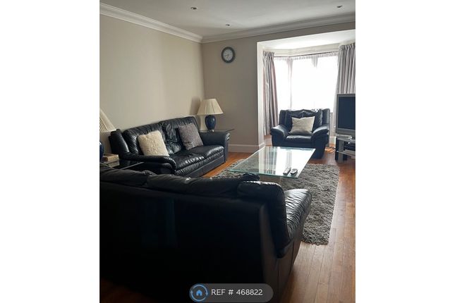 Flat to rent in Beechcroft House, London