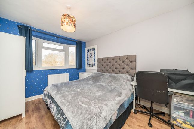 147, Rutland Drive, Morden photo 3