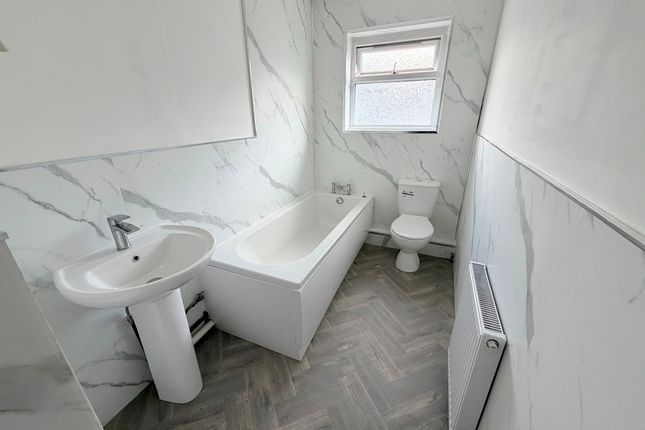 48 High Street, Rhondda Cynon Taff photo 4