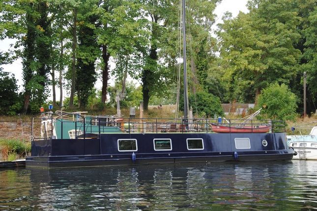 Houseboat for sale in Ash Island, Hampton Court