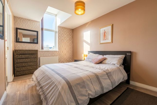 33 Mere Drive, Manchester photo 3