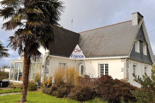 Detached house for sale in Quimperle, Bretagne, 29300, France