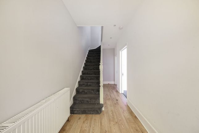 52 Stratford Road, Thornton Heath photo 4
