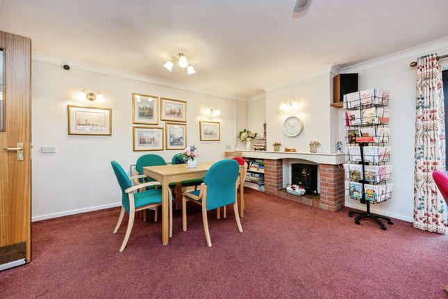 6, Aspley Court, Warwick Avenue, Bedford photo 4