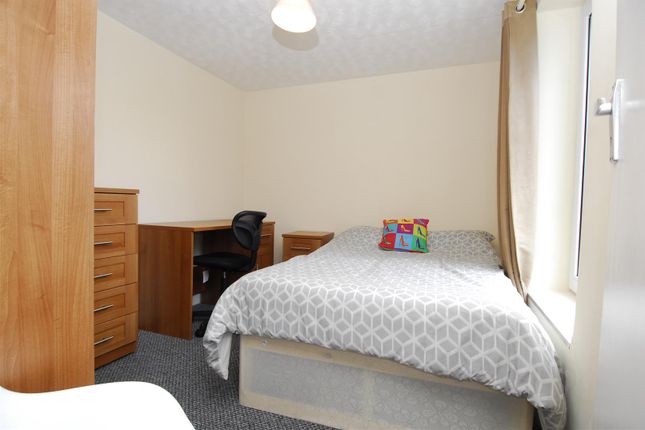 Property to rent in Cheltenham Place, Plymouth