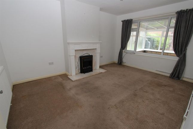 17, Kingsdale Drive, Bradford photo 2