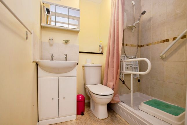 22, Countess Court (A), Amesbury photo 4