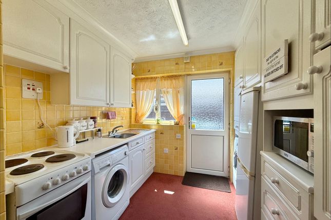 25, Westerley Way, Great Yarmouth photo 3