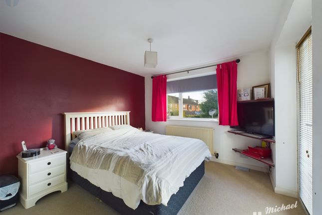 32 Cautley Close, Quainton photo 4