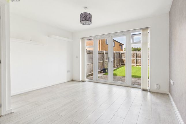 21, Dunkley Crescent, Solihull photo 2