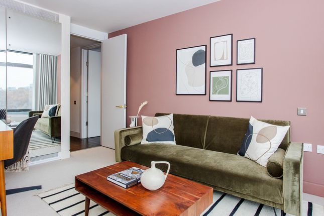 Flat to rent in Parliament View Apartments, London